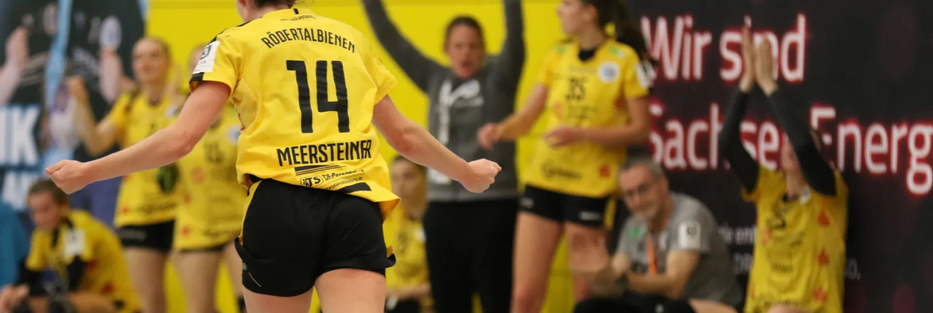 Leonie-Meersteiner-beim-Torjubel-min.JPG