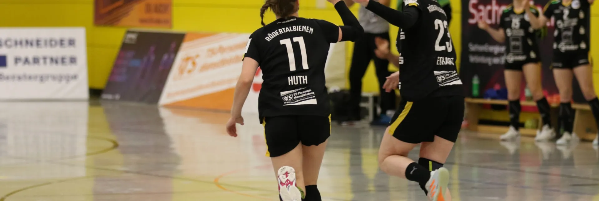 Vanessa-Huth_Jasmin-Eckart-min.JPG