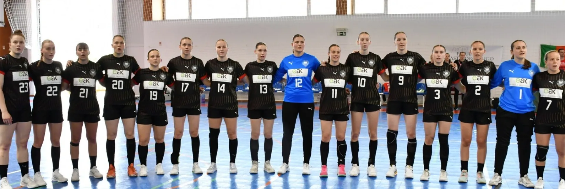 u20w.jpg