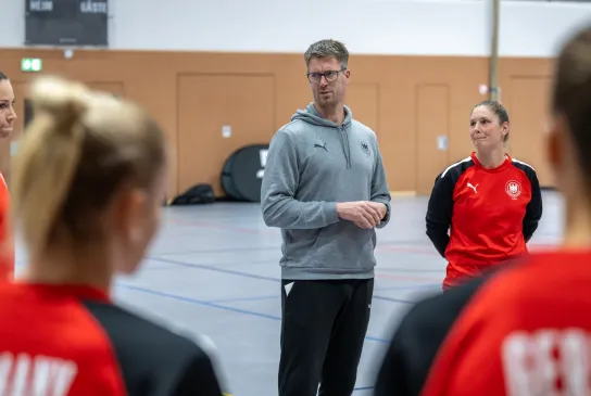 Lehrgang-Mu-nchen-Frauen-Training-5-1-.jpg